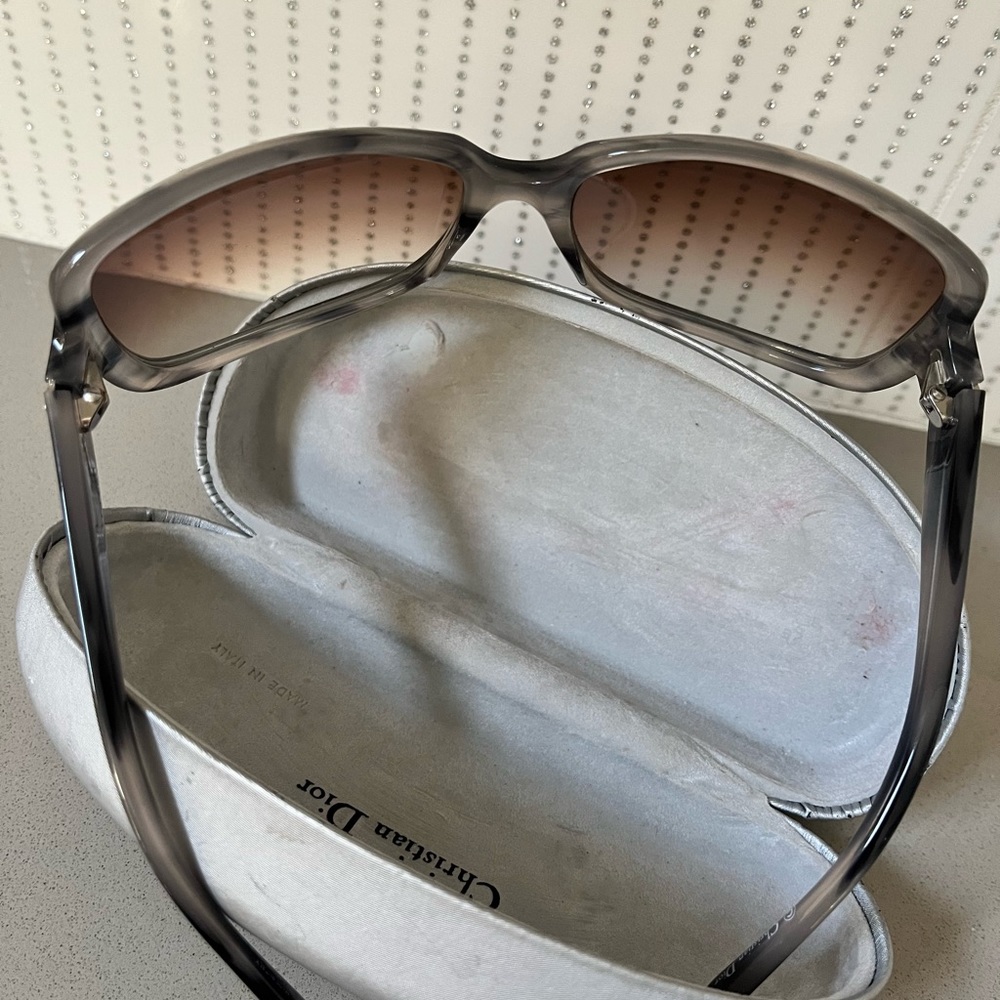 Dior Tortoise Shell Grey Oversized Sunglasses - Picture 9 of 13
